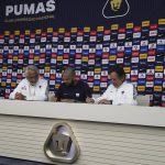 
              Flanked by Miguel Mejia Baron, UNAM's vice president of sports, left, and Leopoldo Silva, Pumas club president, right, Brazilian Dani Alves signs his contract during a press conference where he was presented as a new member of the Pumas UNAM soccer club, in Mexico City, Saturday, July 23, 2022.  (AP Photo/Marco Ugarte)
            