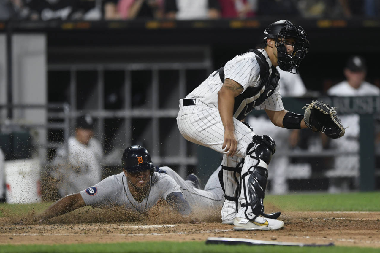 Zavala homers twice, drives in 4 runs as the White Sox beat the