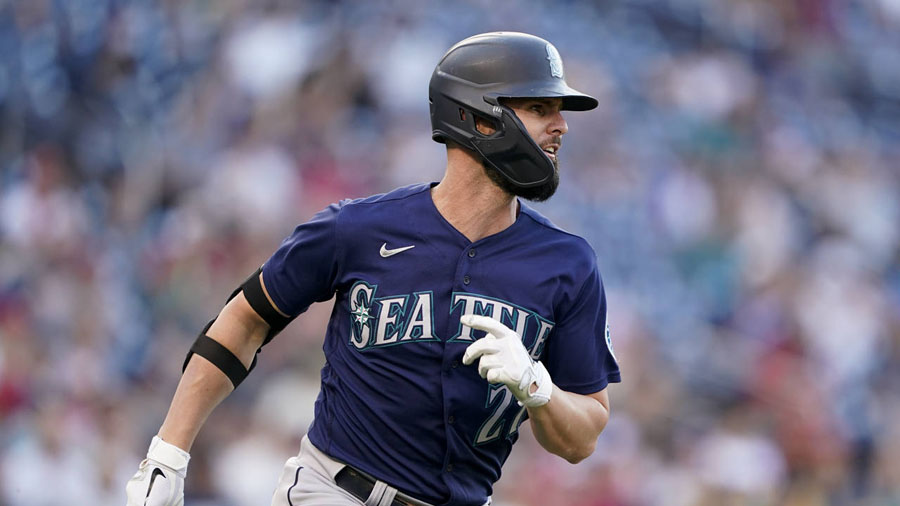 Mariners' Jesse Winker to IL ahead of playoffs; Taylor Trammell recalled
