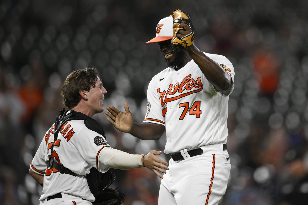 Adley Rutschman stars as Orioles hit back-to-back homers twice