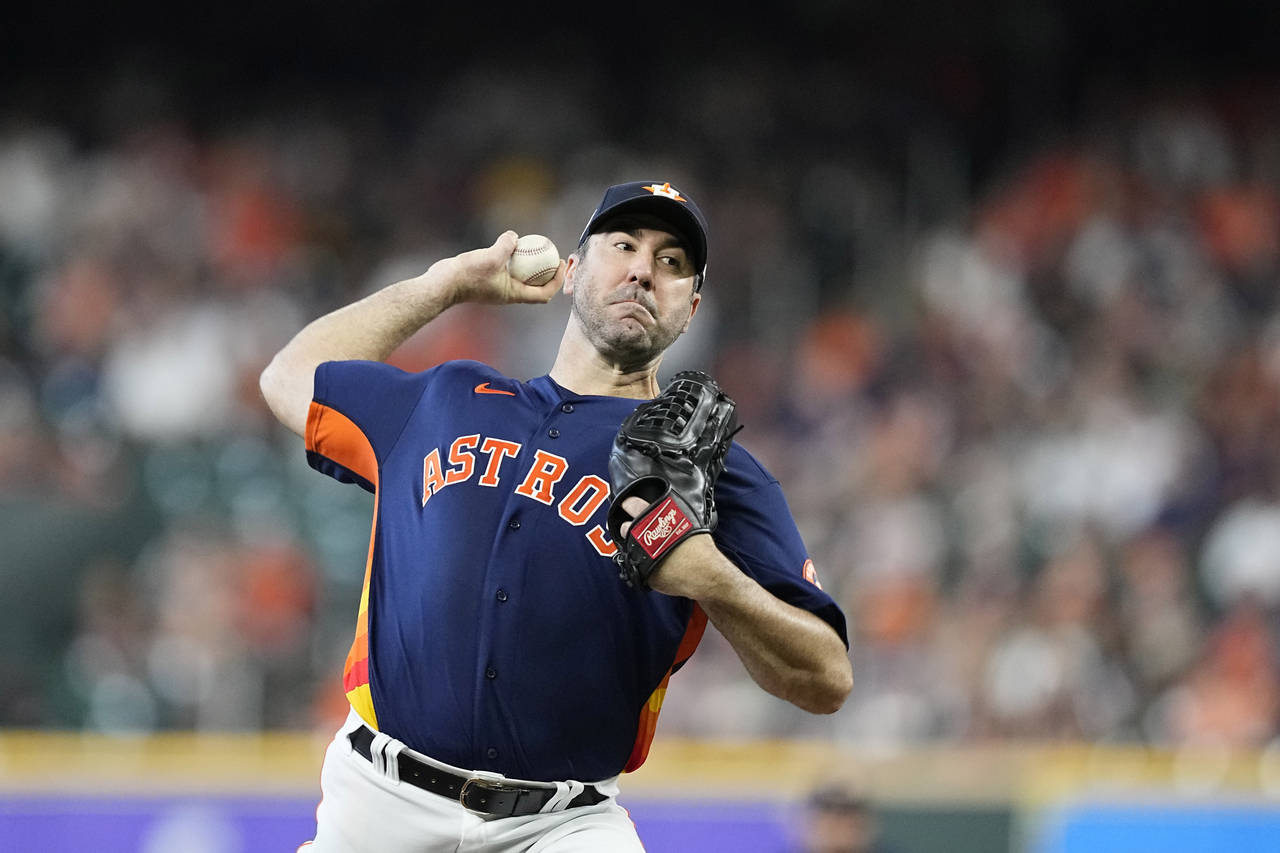 Houston Astros starting pitcher Justin Verlander throws against the Baltimore Orioles during the fi...