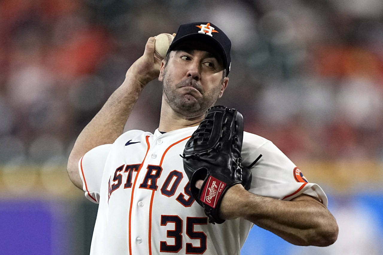 Houston Astros starting pitcher Justin Verlander throws against the Minnesota Twins during the firs...