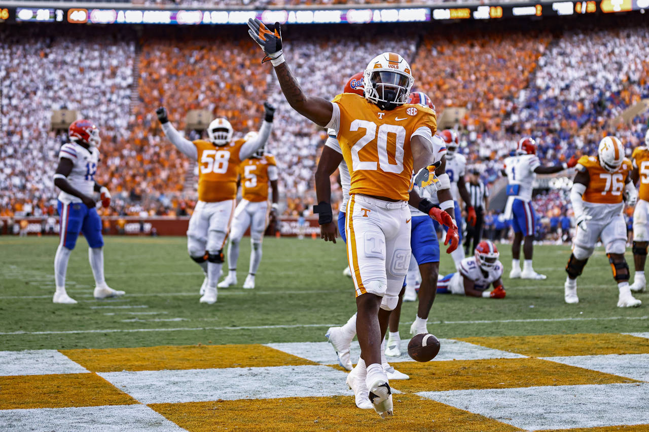 Tennessee running back Jaylen Wright (20) celebrates a touchdown during the second half of the team...