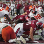 
              Indiana running back Shaun Shivers goes in for the go-ahead touchdown late in the fourth quarter of the team's NCAA college football game against Illinois, Friday, Sept. 2, 2022, in Bloomington, Ind. Indiana won 23-20. (AP Photo/Darron Cummings)
            
