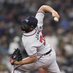 
              Atlanta Braves closing pitcher Kenley Jansen throws to a Seattle Mariners batter during the ninth inning of a baseball game Friday, Sept. 9, 2022, in Seattle. (AP Photo/Caean Couto)
            