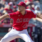 
              Los Angeles Angels starting pitcher Reid Detmers throws to a Seattle Mariners batter during the sixth inning of a baseball game in Anaheim, Calif., Sunday, Sept. 18, 2022. (AP Photo/Alex Gallardo)
            