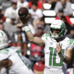 Oregon quarterback Bo Nix (10) throws a pass during the first half of an NCAA college football game against Washington State, Saturday, Sept. 24, 2022, in Pullman, Wash. (AP Photo/Young Kwak)
