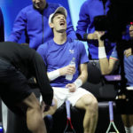 
              Team Europe's Andy Murray reacts as he receives medical treatment during a match against Team World's Jack Sock and Felix Auger-Aliassime on final day of the Laver Cup tennis tournament at the O2 in London, Sunday, Sept. 25, 2022. (AP Photo/Kin Cheung)
            