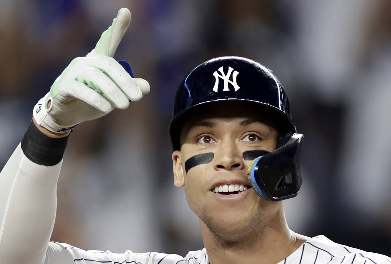 Fan Who Caught Maris's 61st Homer Visits Yankee Stadium - The New York Times