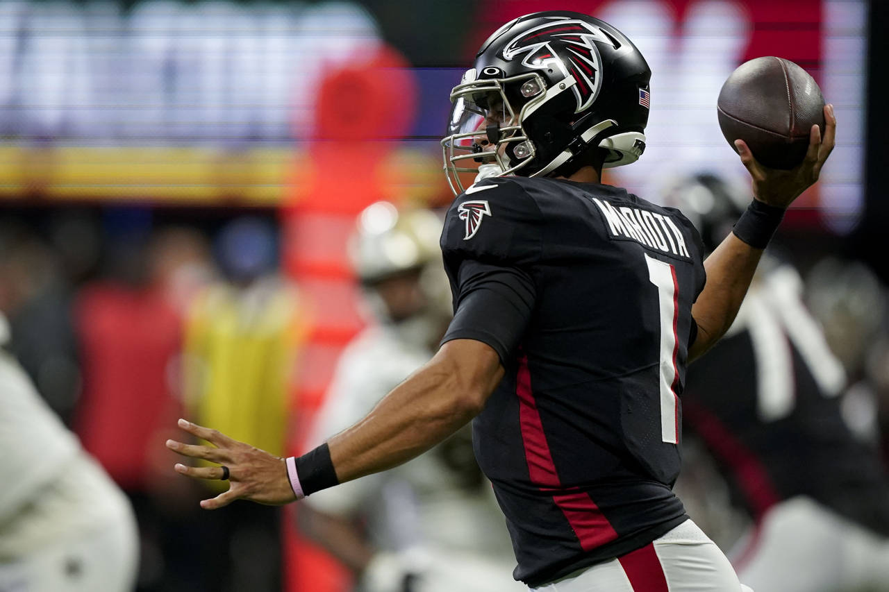 Atlanta Falcons quarterback Marcus Mariota (1) passes against the New Orleans Saints during the sec...