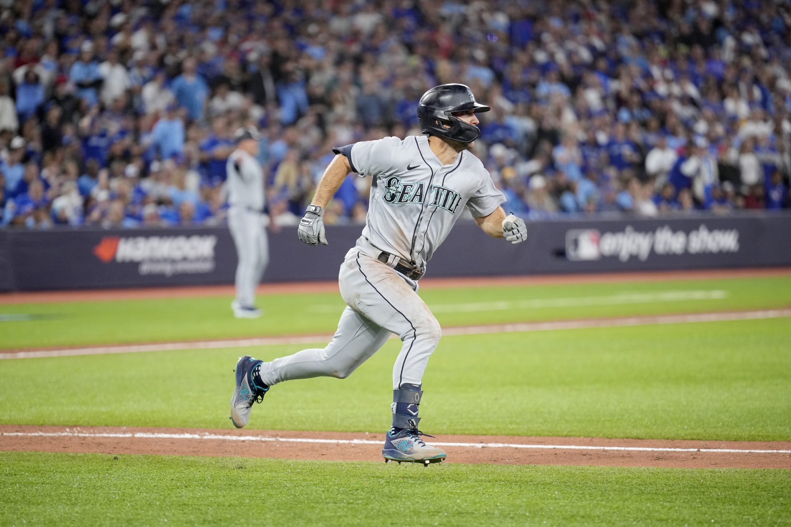 Mariners have no shortage of heroes in incredible sweep of Blue