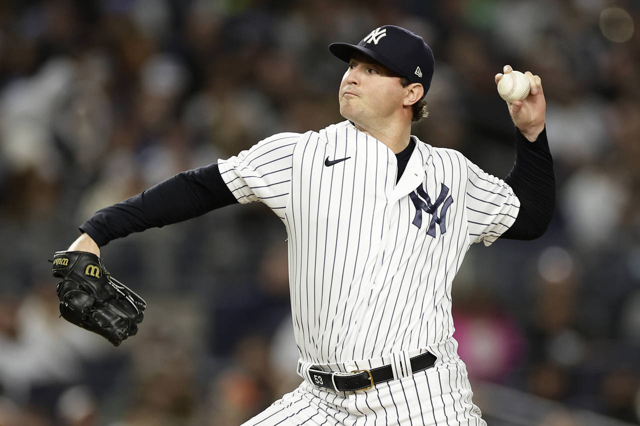 New York Yankees pitcher Zack Britton throws during the sixth inning of the team's baseball game ag...