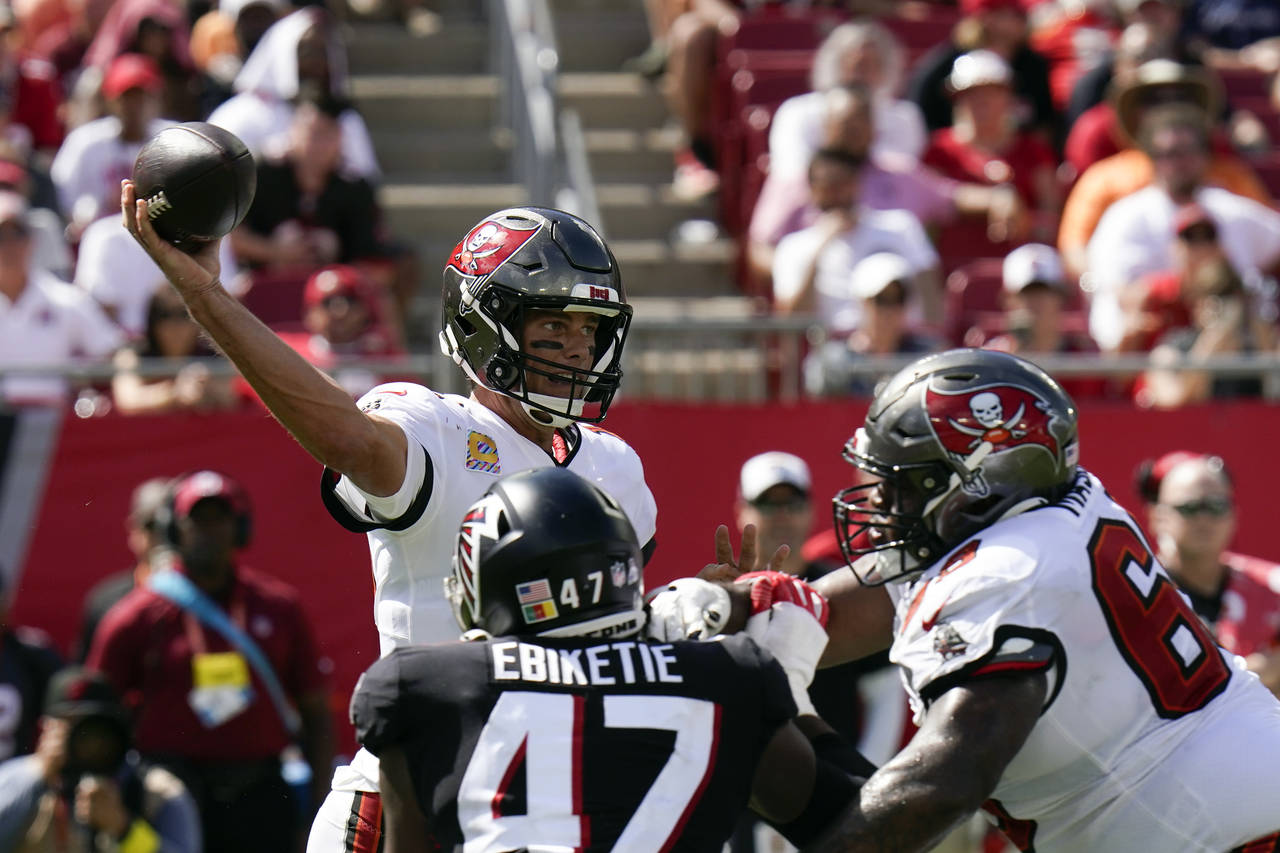 Tampa Bay Buccaneers sign former Atlanta Falcons defensive lineman