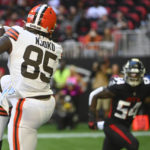 
              Cleveland Browns tight end David Njoku (85) makes the catch against the Atlanta Falcons during the first half of an NFL football game, Sunday, Oct. 2, 2022, in Atlanta. (AP Photo/John Amis)
            