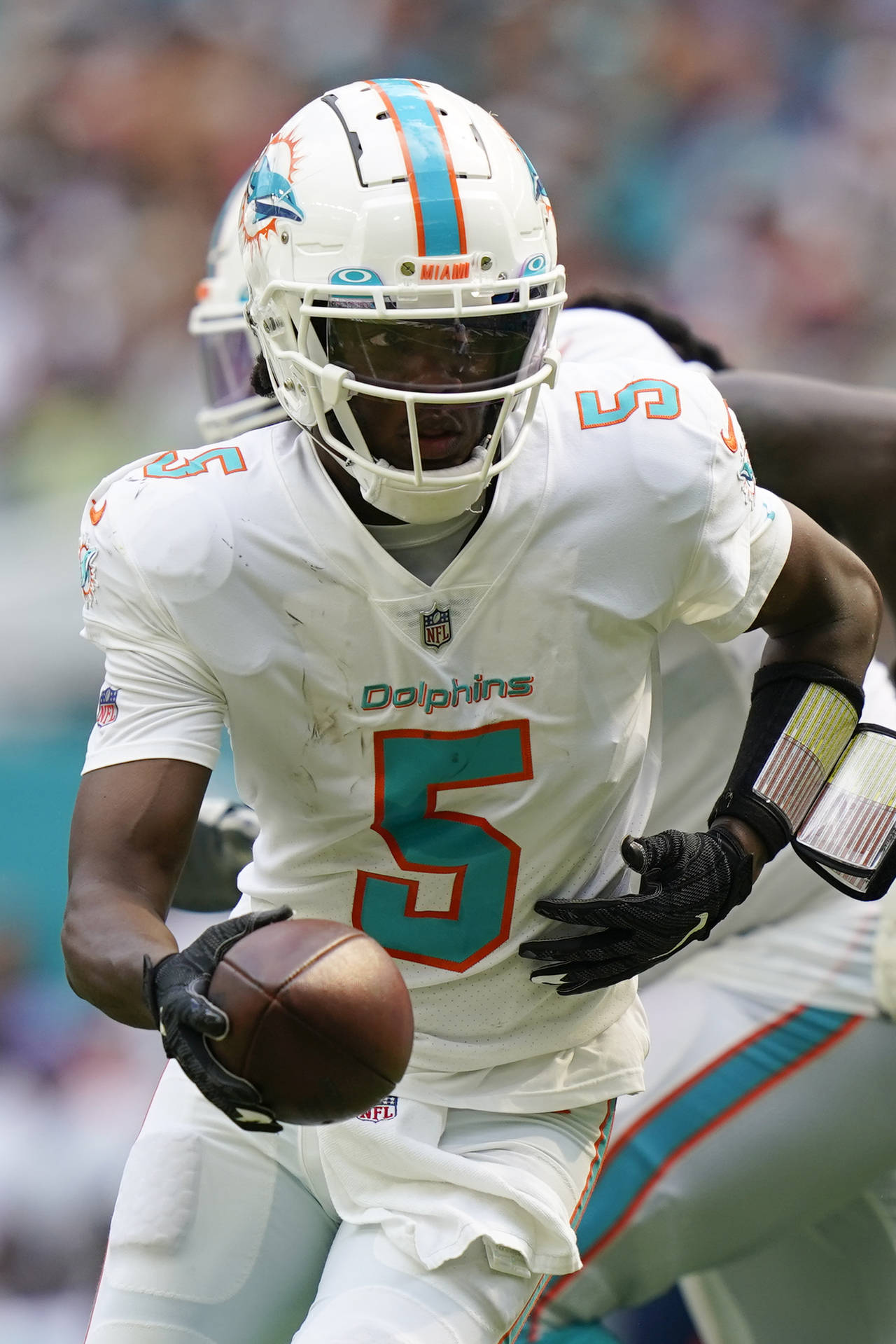 Dolphins head coach Mike McDaniel preparing for Skylar Thompson, Teddy  Bridgewater to start against Jets