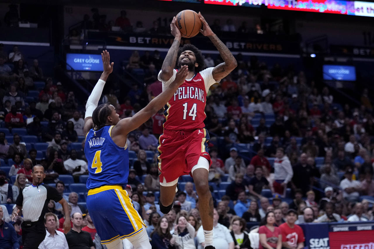 New Orleans Pelicans forward Brandon Ingram (14) goes to the basket against Golden State Warriors g...