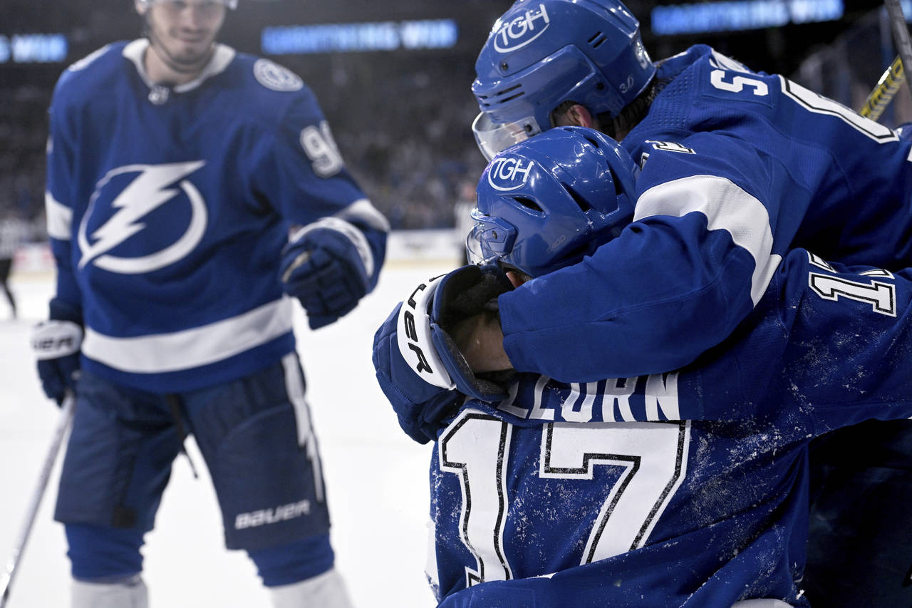 Good guy Stamkos celebrates goal with girl wearing a Lightning