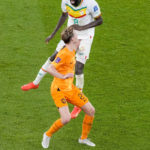 
              Senegal's Cheikhou Kouyate , top vies for the ball with Frankie de Jong of the Netherlands during the World Cup, group A soccer match between Senegal and Netherlands at the Al Thumama Stadium in Doha, Qatar, Monday, Nov. 21, 2022. (AP Photo/Thanassis Stavrakis)
            