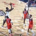 
              New Orleans Pelicans Forward Zion Wlliamson shoots a close basket against the Oklahoma City Thunder in an NBA basketball game in New Orleans, on Monday, Nov. 28, 2022. (Hunter Dawkins/The Gazebo Gazette via AP)
            