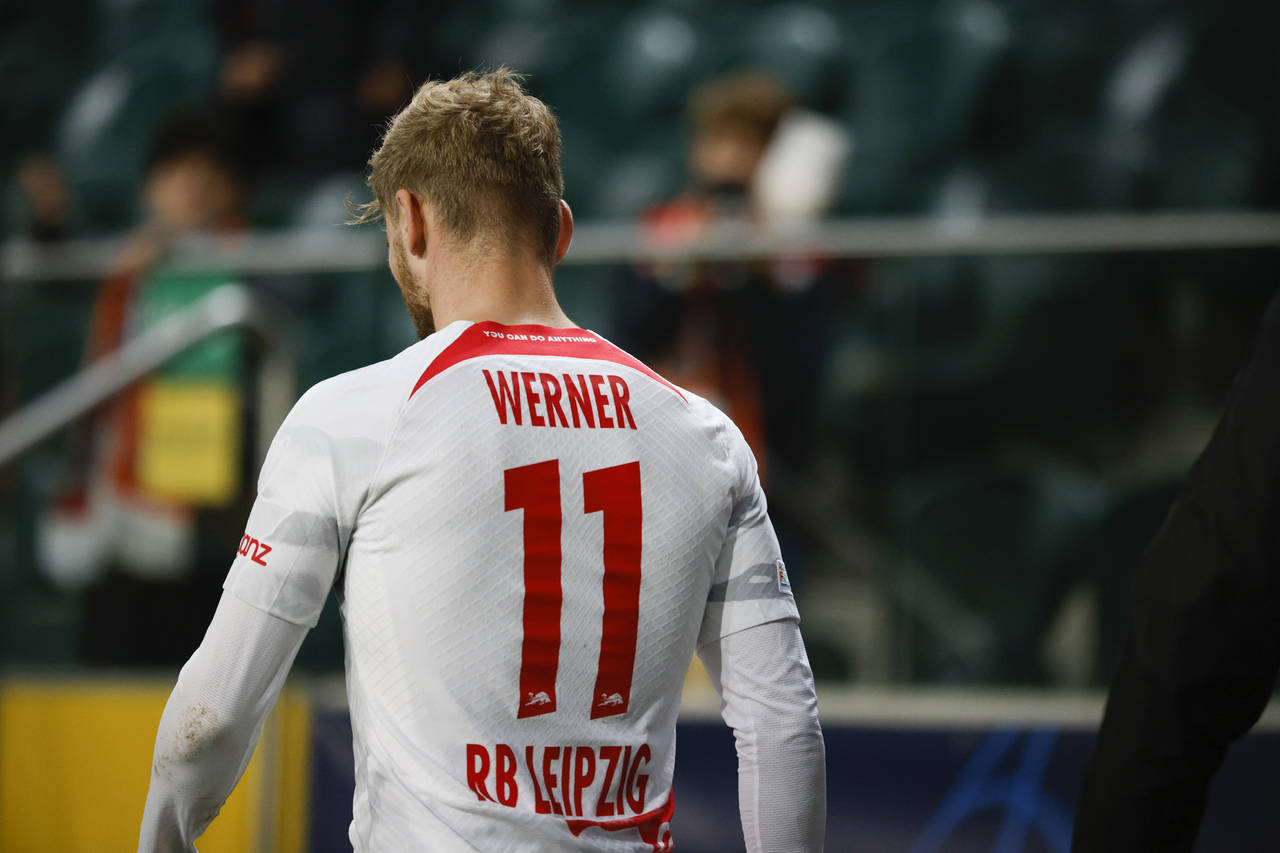Leipzig's Timo Werner leaves the pitch during the Champions League group F soccer match between Sha...