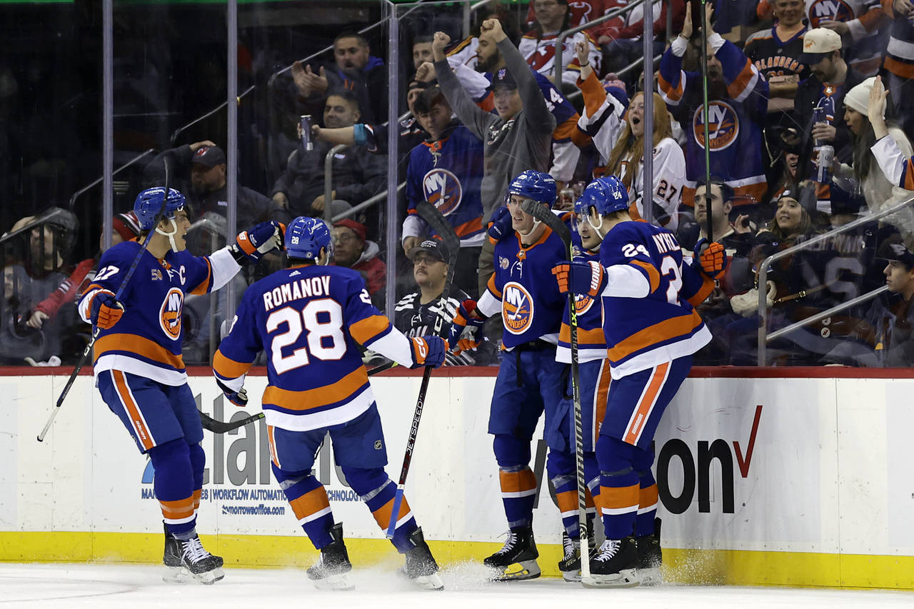 NHL playoff roundup: Islanders' record 4-goal outburst seals 5-1 win over  Canes