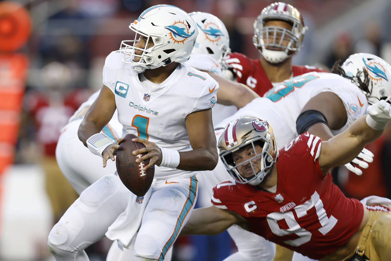 Tua Tagovailoa injury update: Social media users brutal on Dolphins QB  before learning he suffered concussion vs Packers