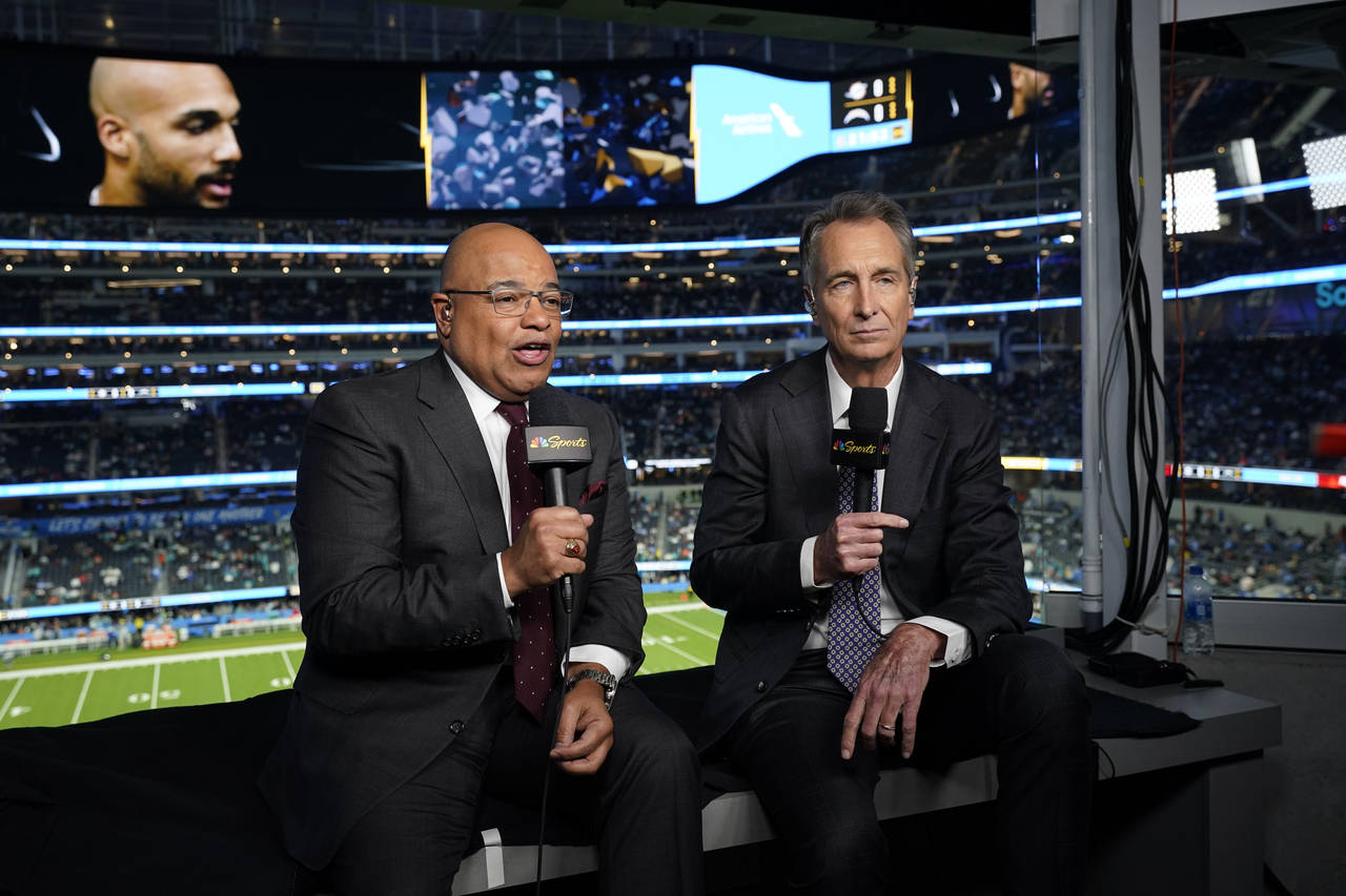 NBC to debut Sunday Night Football booth with Tirico, Collinsworth