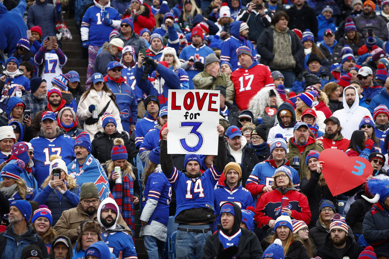 Bills' Damar Hamlin is in 'good spirits' after being transferred to Buffalo  hospital, team says