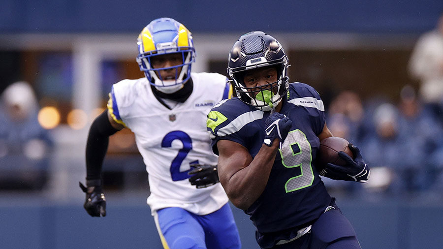 Seattle Seahawks RB Walker Hopes To Turn Award Snub Into Big '23