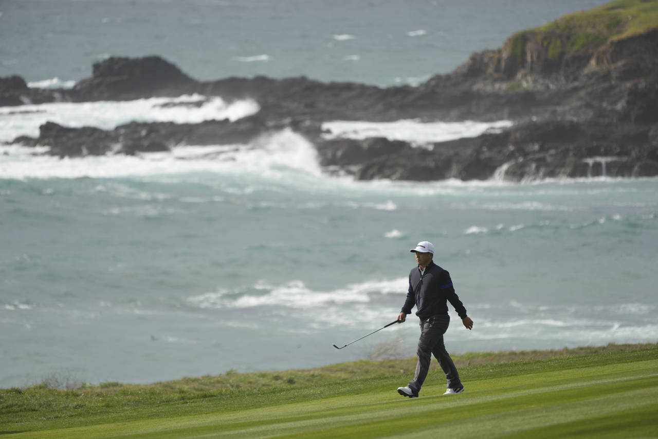 Kitayama leads Pebble Beach as the worst of the wind looms - Seattle Sports