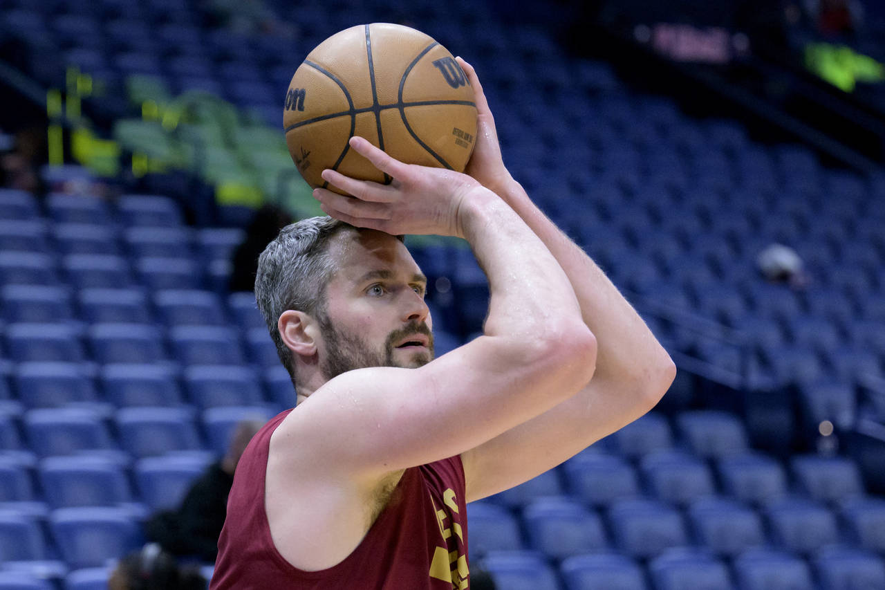 Cleveland Cavaliers forward Kevin Love warms up before an NBA basketball game against the New Orlea...