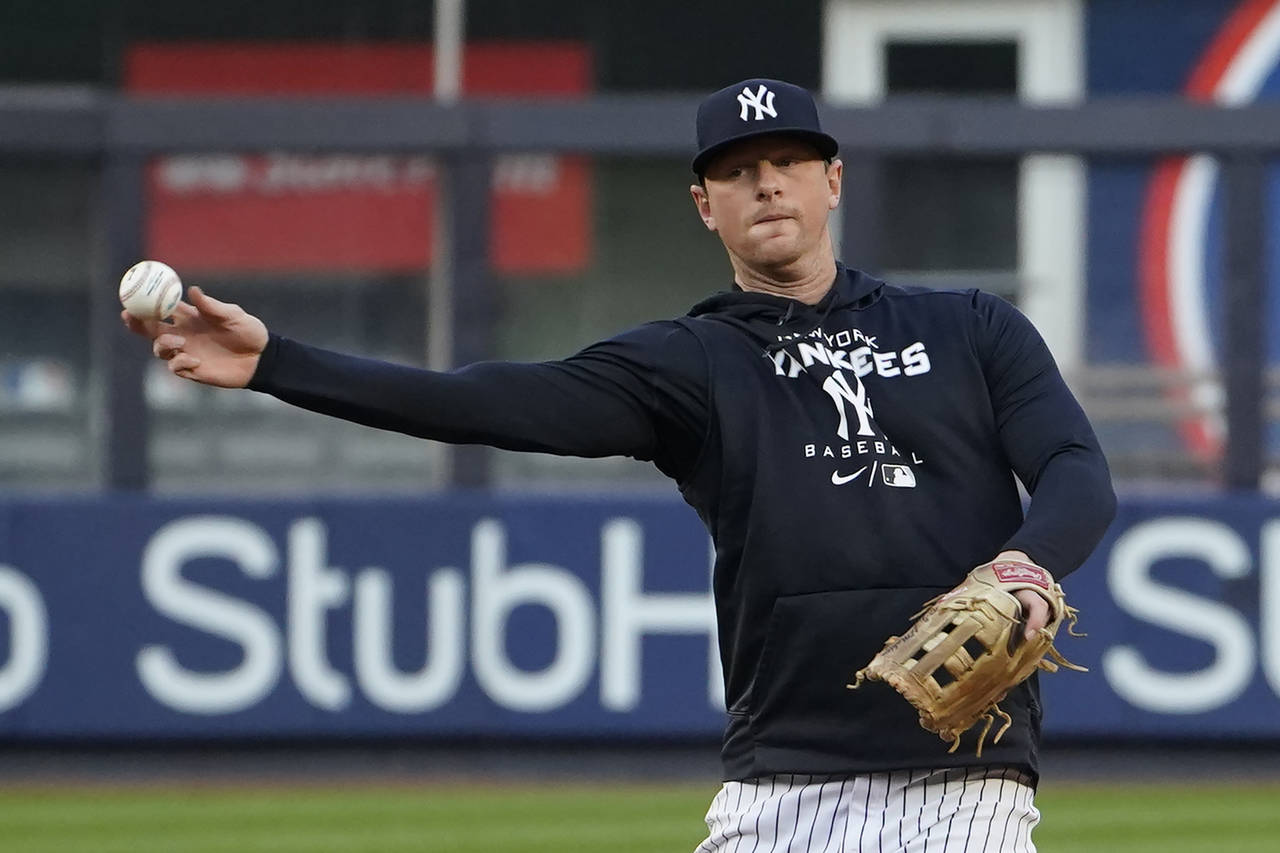 FILE - New York Yankees' DJ LeMahieu works out ahead of Game 1 of baseball's American League Divisi...