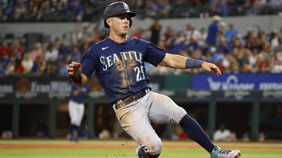 Mariners: What Will Dylan Moore's Role Be Next Season?