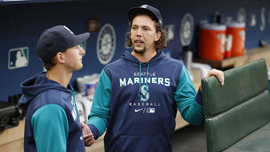 Mariners' rotation got work done in very different ways in offseason