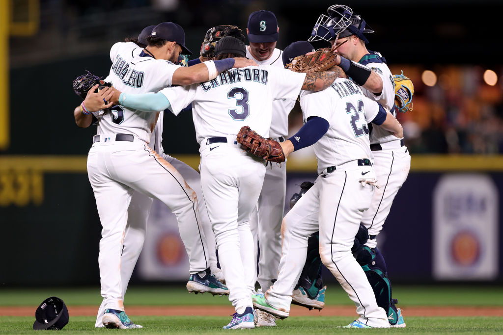 George Kirby strikes out 10 as Mariners defeat Marlins 9-3 - Seattle Sports