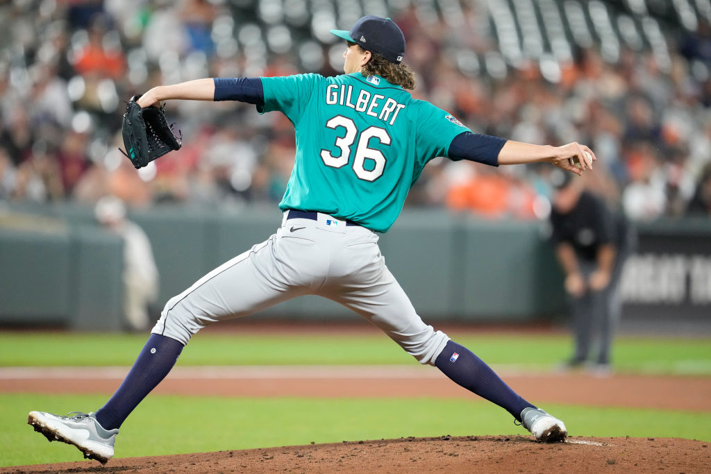 Mariners score 7 in the 8th to cap a 13-1 win over the Orioles