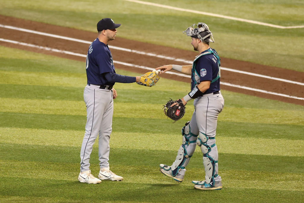 Luis Castillo, Cal Raleigh carry Mariners to 4-0 victory over Blue Jays in  Game 1