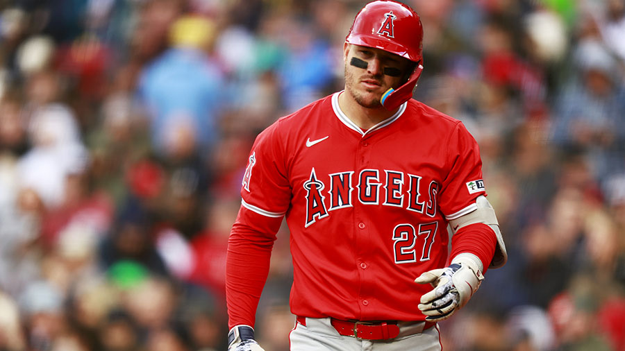 Los Angeles Angels Mike Trout torn meniscus 2024...