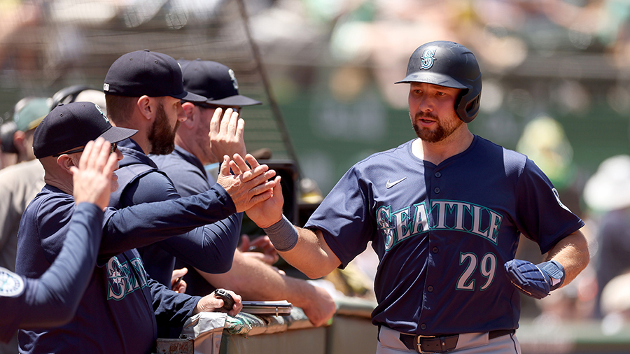 Watch Seattle Mariners' Cal Raleigh picks up rare stolen base