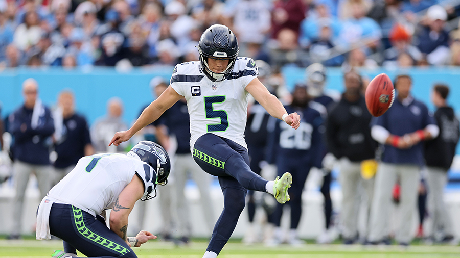 Seattle Seahawks Jason Myers field goal attempt Tennessee Titans 2023...