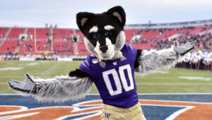 Son of former UW great commits to Huskies football program