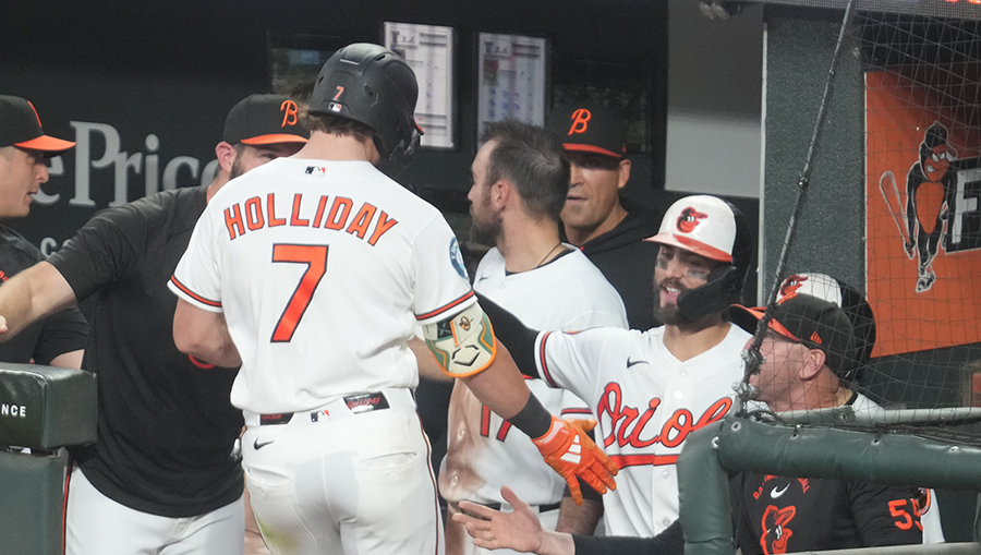 Holliday’s grand slam helps Orioles beat Mariners 7-2