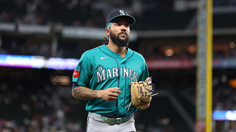 Seattle Mariners J.P. Crawford jogs off field 2026...