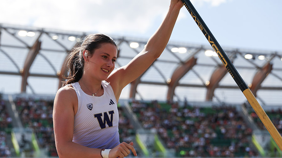 UW Huskies Amanda Moll sisters pole vault NCAA title...