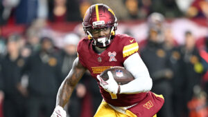 WR Deebo Samuel returning to 49ers on one-year deal