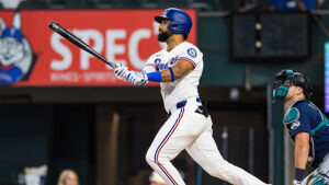 Mariners drop to 3rd place with 7-1 loss to Rangers
