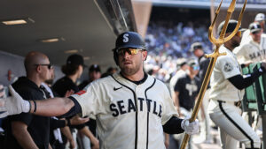 Raley, Young go deep as Mariners beat Giants 6-3