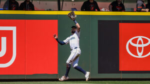 Seattle Mariners: Recently DFA’d utility man clears waivers, sent to AAA