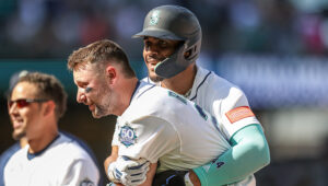 Cal Raleigh walks it off as Mariners beat Twins 4-3