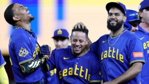 Leo Rivas delivers walkoff as Mariners beat Cubs 6-5 in extras